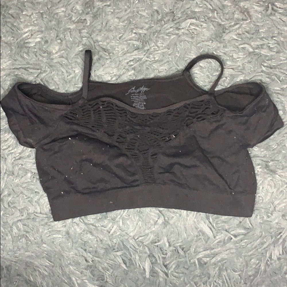 black croptop